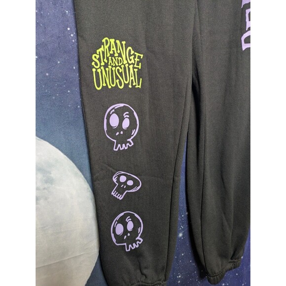 NWOT Beetlejuice Jogger Sweatpants Women XS Halloween Lydia Skulls Goth Emo - Picture 2 of 6